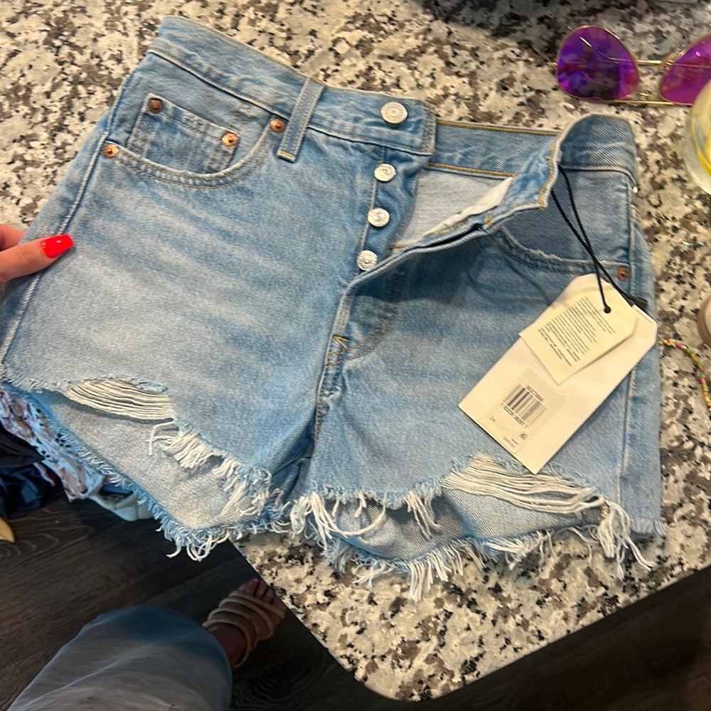 Levis size 24